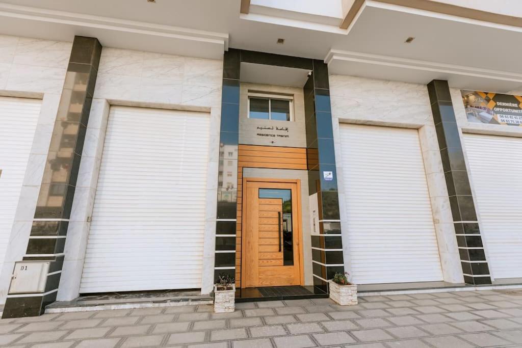 Central 2-Bedrooms Near Beach & Dining Tangeri Esterno foto