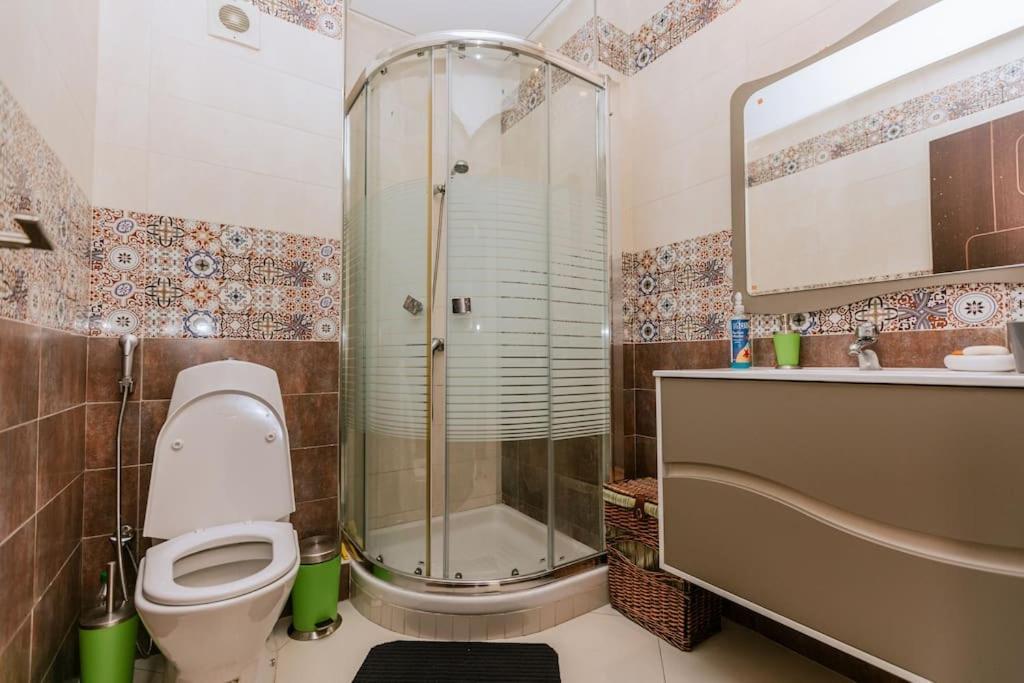 Central 2-Bedrooms Near Beach & Dining Tangeri Esterno foto